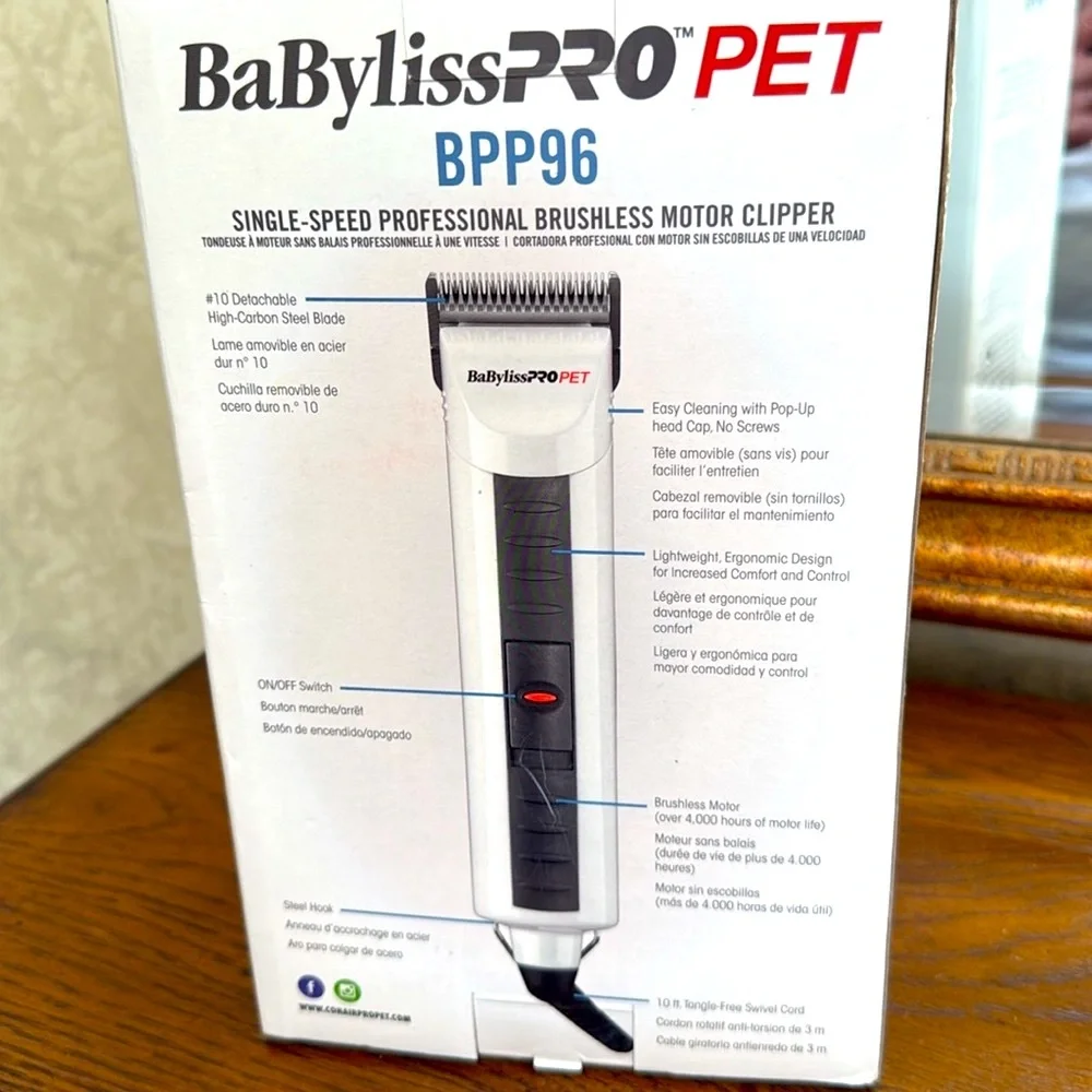 BabylissPRO PET Clipper. Lightweight. 10’ tangle free cord, 4 comb attachments.